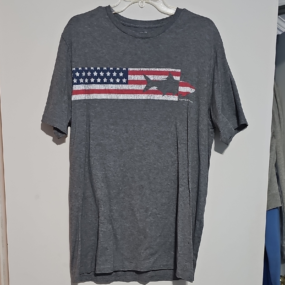 Vineyard Vines Gray Short Sleeve Tee Mens Medium Flag Fish July 4th Patriotic
